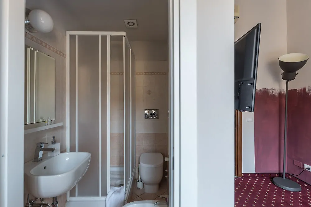 Florence Dome Hotel 3*,  Italy